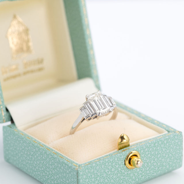 A Guide to Art Deco Engagement Rings: Glamour and Geometry from the Roaring Twenties
