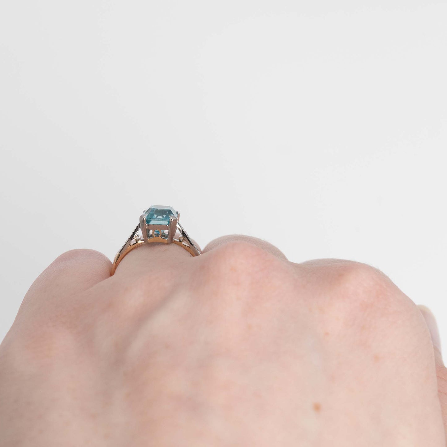 Art Deco 18ct Yellow Gold Zircon Solitaire Ring - Friar House