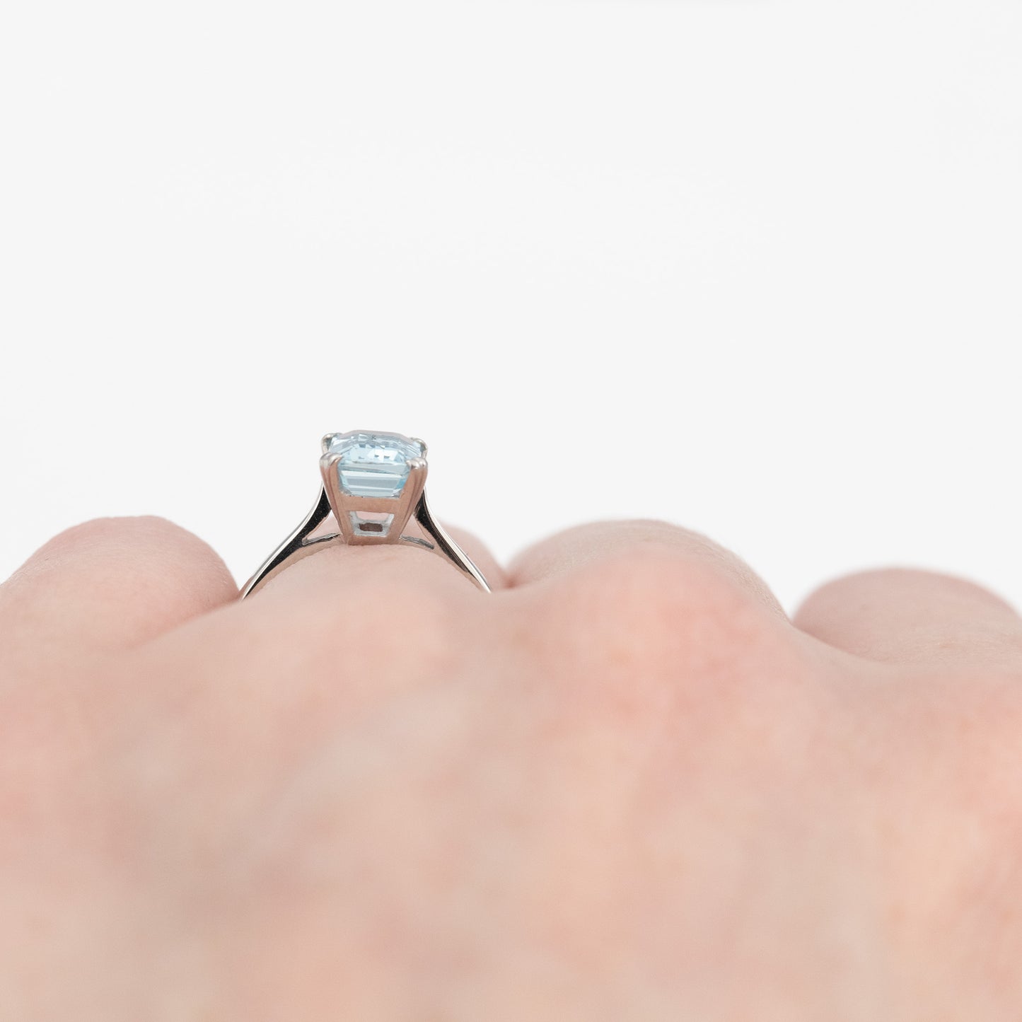 Vintage 18ct White Gold Aquamarine Ring - Friar House