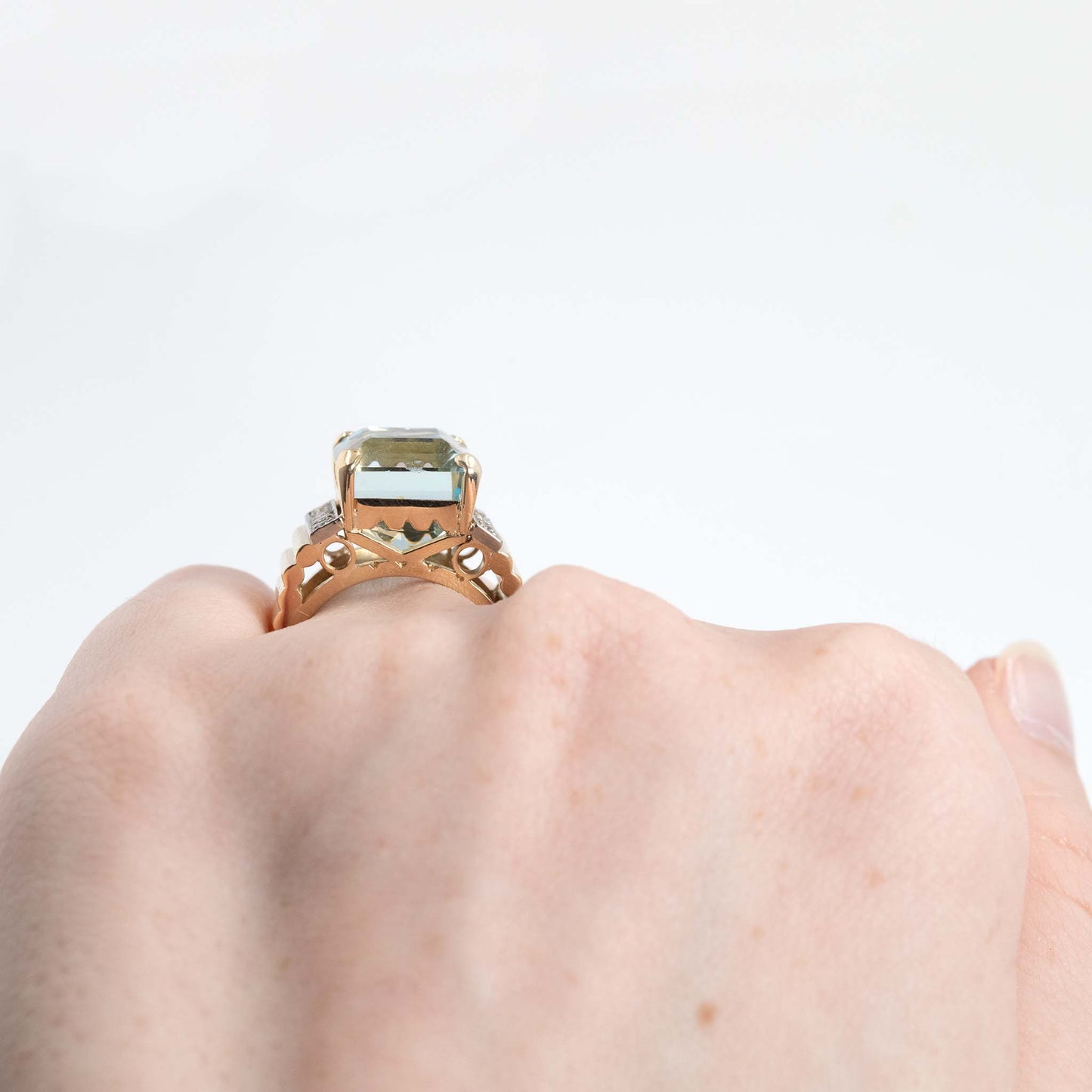 Vintage 18ct Yellow Gold 8.5 Carat Aquamarine and Diamond Ring - Friar House