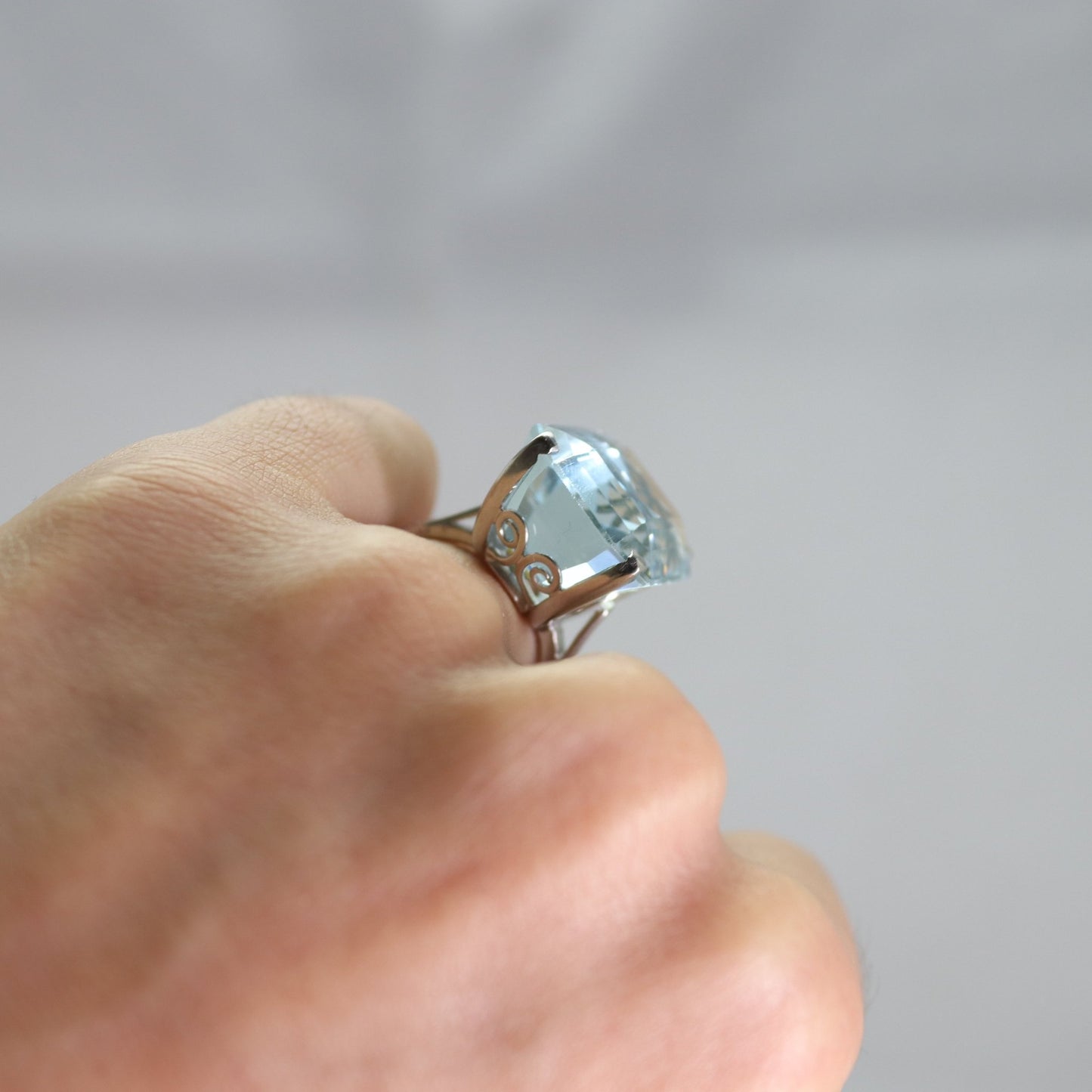 18CT White Gold Large Aquamarine Ring Circa 1940's - Friar House