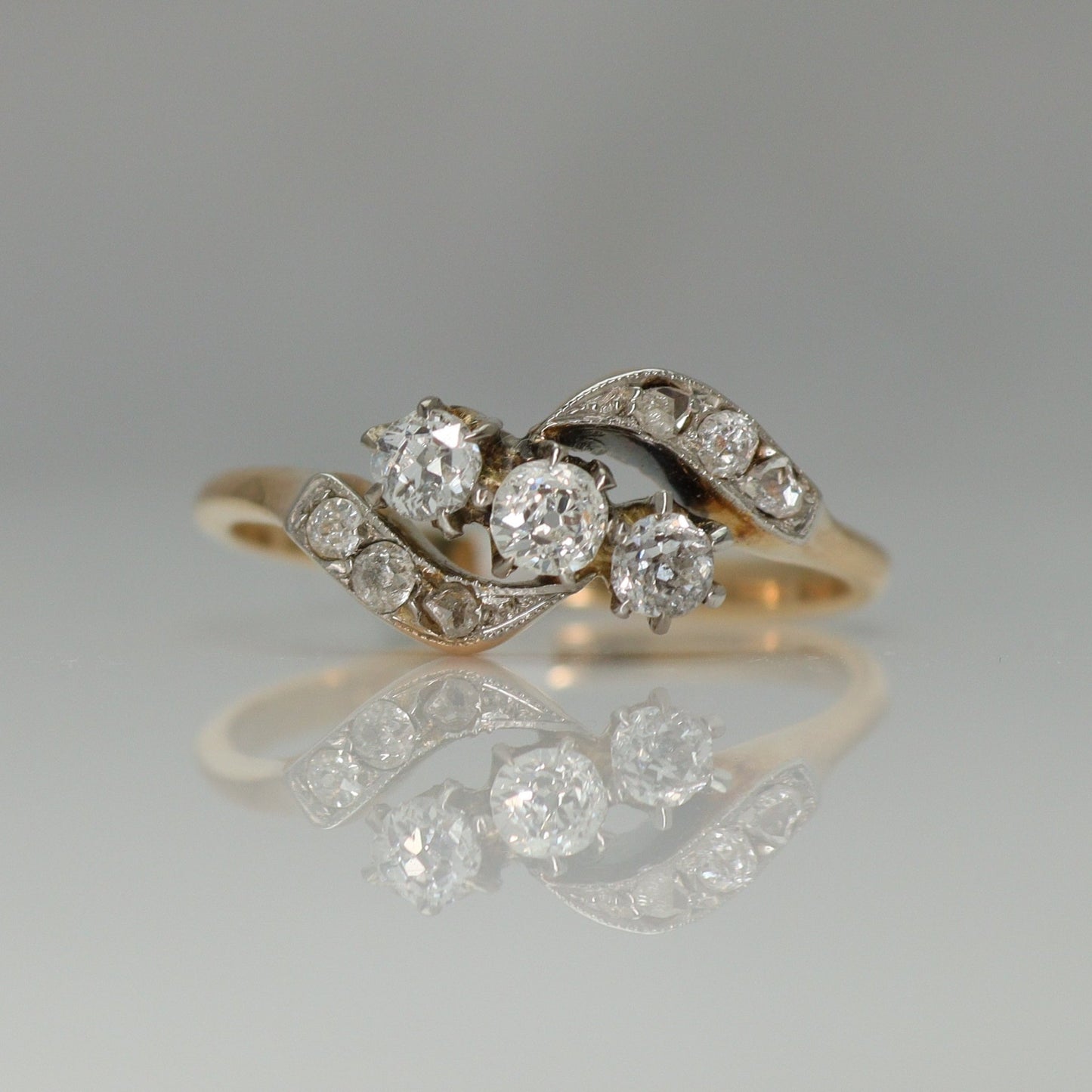 1930's 18ct Yellow Gold Three Stone Diamond Crossover Ring - Friar House