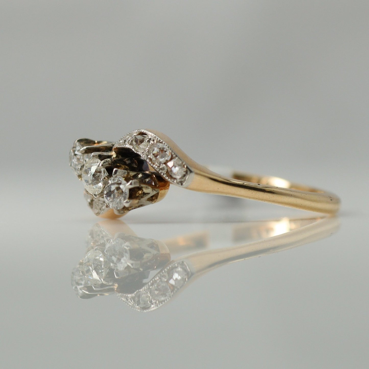 1930's 18ct Yellow Gold Three Stone Diamond Crossover Ring - Friar House