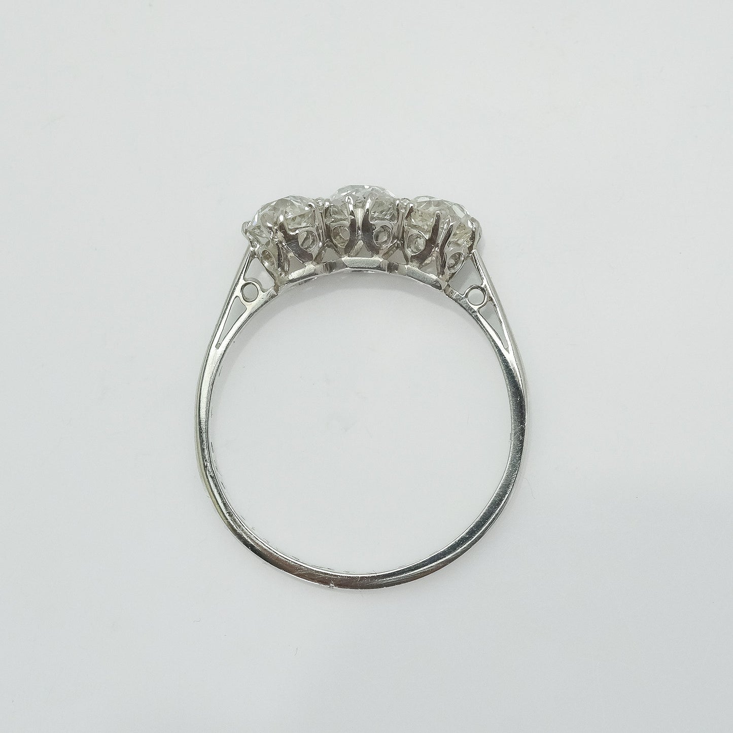 1930s Platinium Three Stone Daimond Ring - Friar House