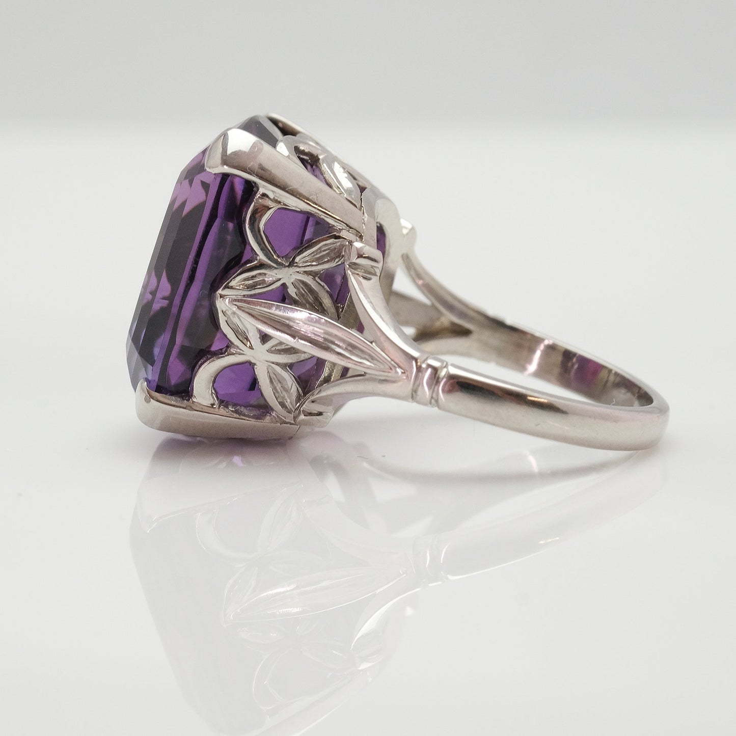 1940’s 15 Carat Amethyst statement Ring - Friar House