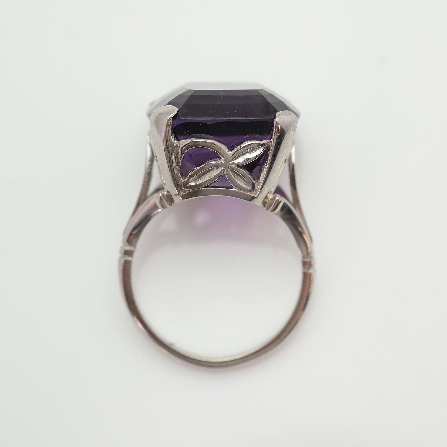 1940’s 15 Carat Amethyst statement Ring - Friar House