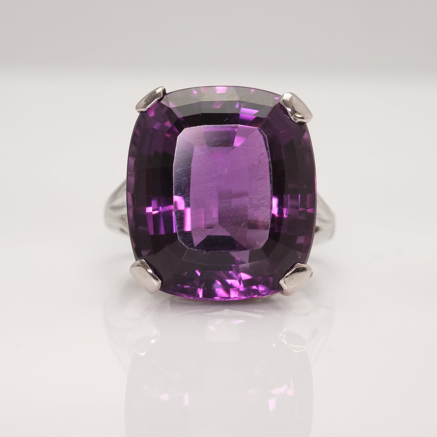 1940’s 15 Carat Amethyst statement Ring - Friar House