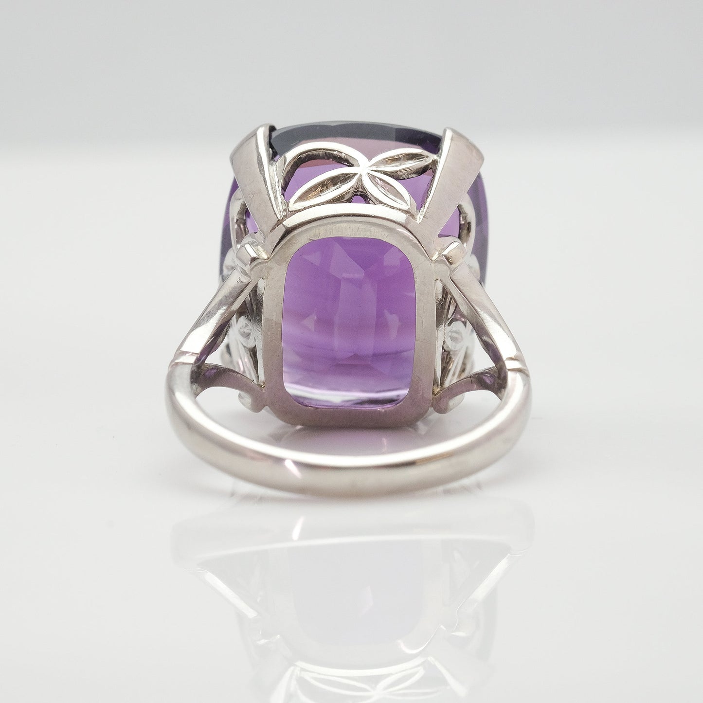 1940’s 15 Carat Amethyst statement Ring - Friar House
