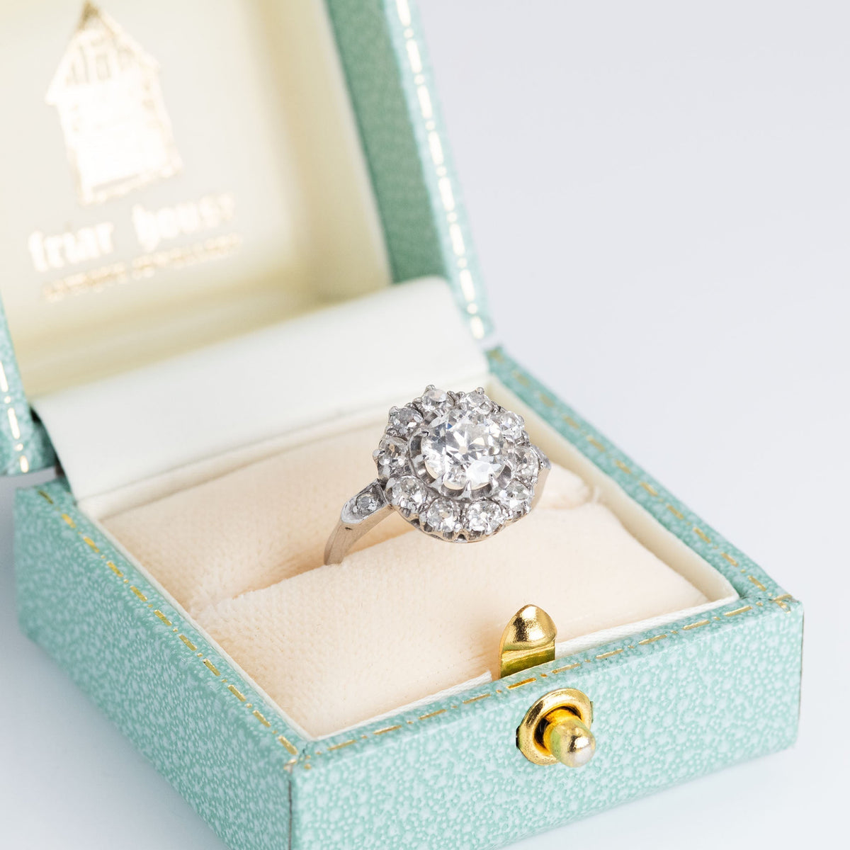 What you need to know about Diamonds: The Four C's