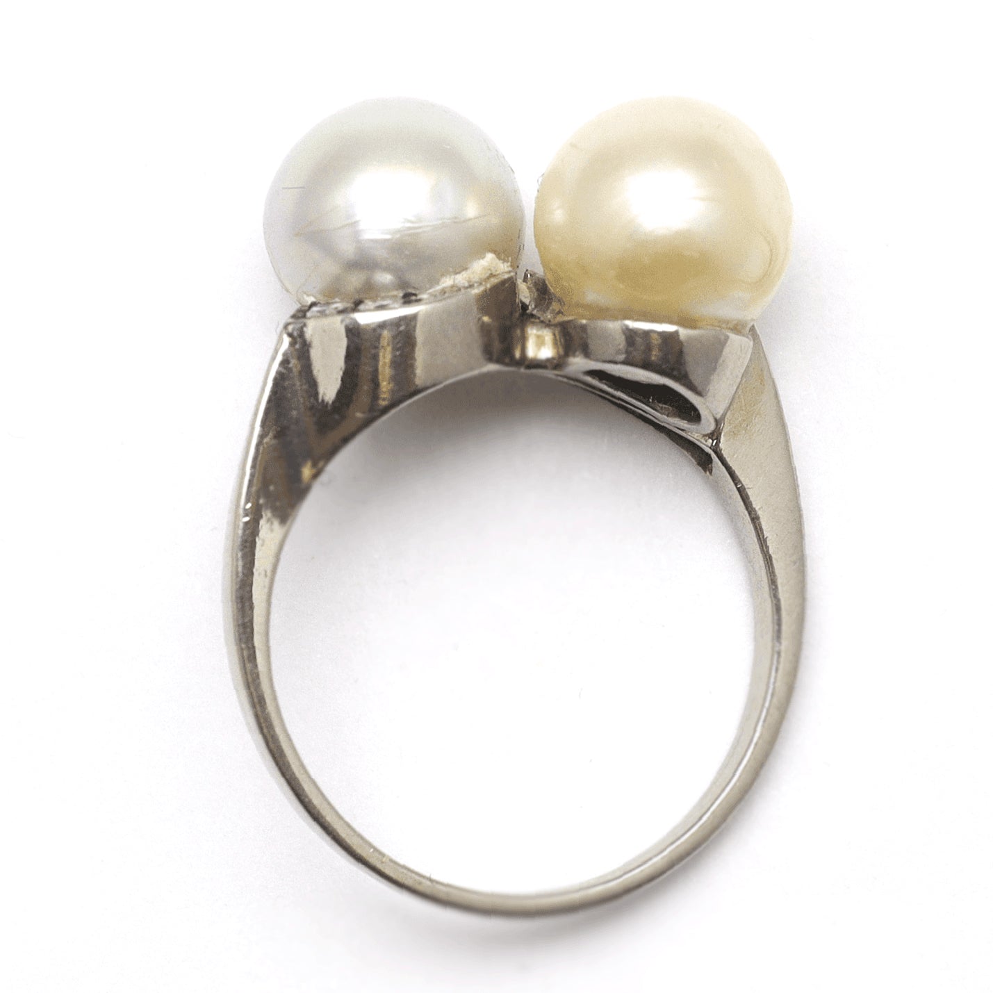 Vintage 18ct White Gold Cultured Pearl Cross Over Ring - Friar House