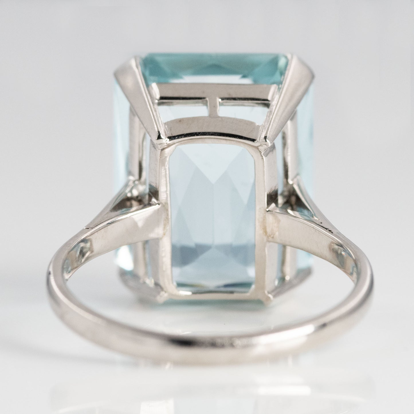 Art Deco 18ct White Gold Aquamarine Dress Ring - Friar House