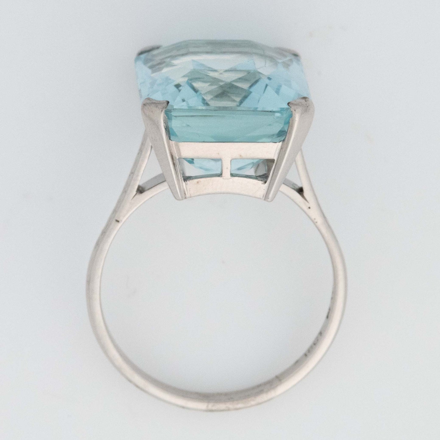 Art Deco 18ct White Gold Aquamarine Dress Ring - Friar House