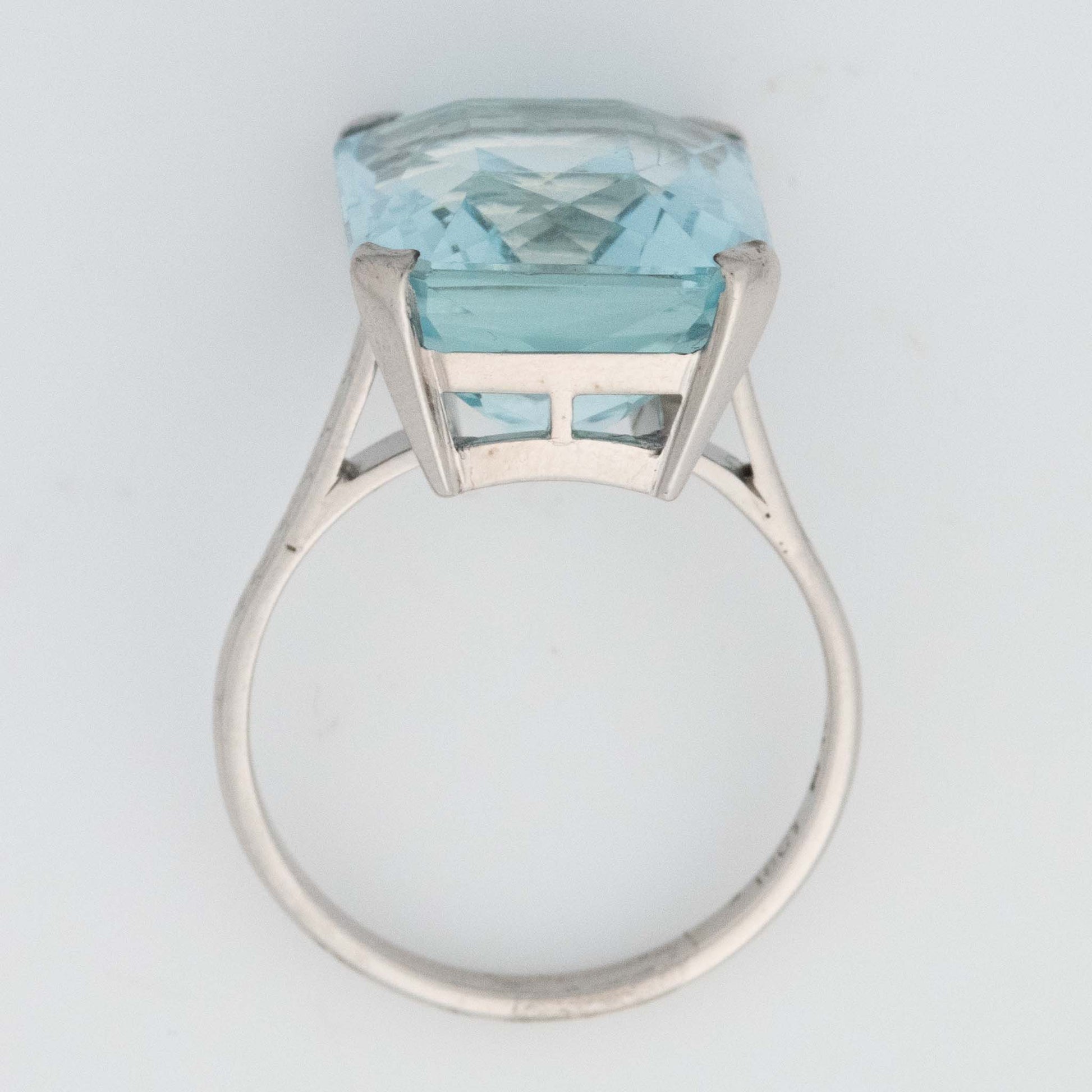 Art Deco 18ct White Gold Aquamarine Dress Ring - Friar House