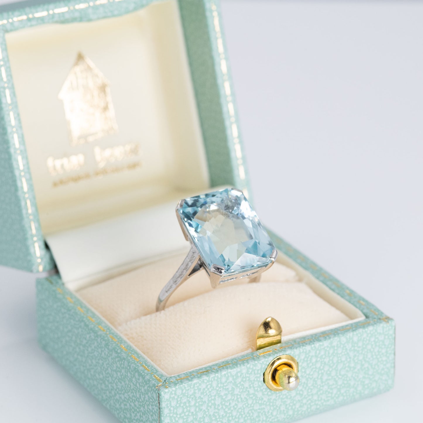 Art Deco 18ct White Gold Aquamarine Dress Ring - Friar House