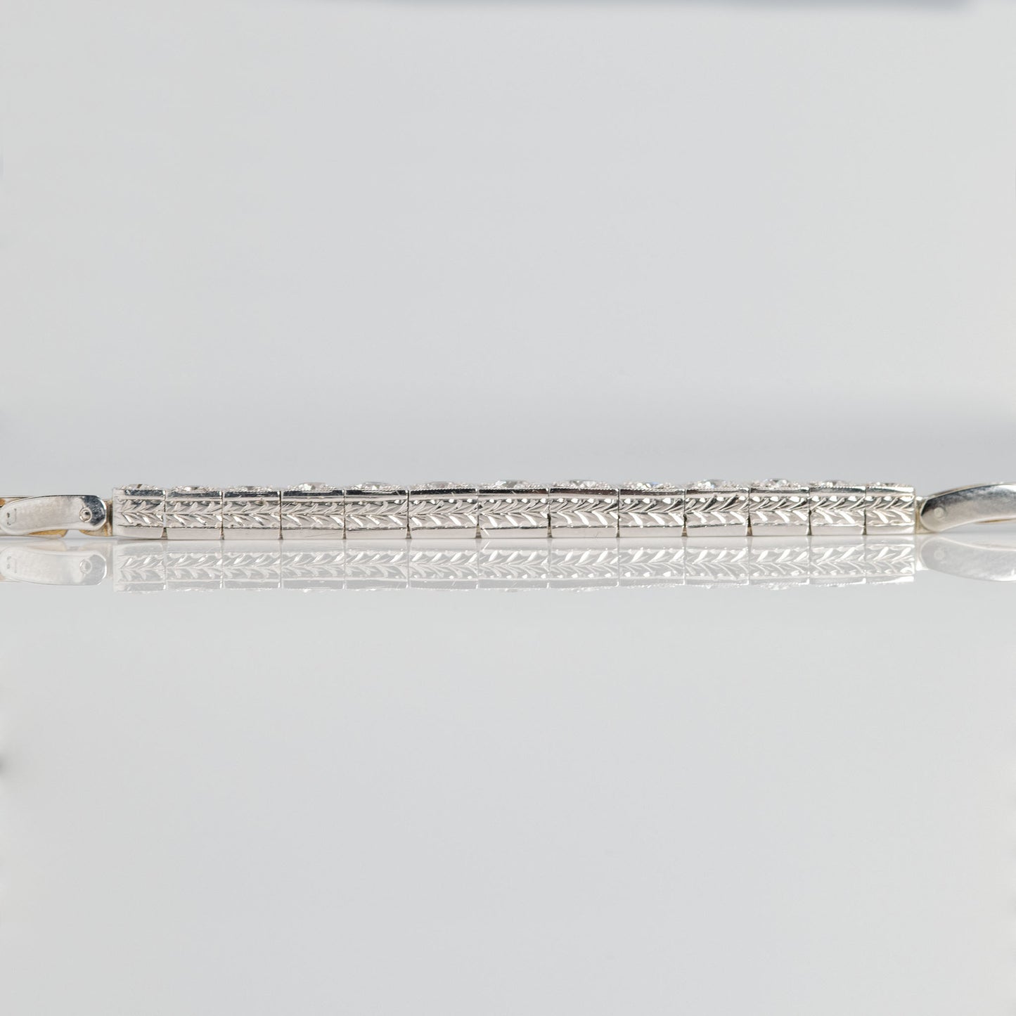 Art Deco 18ct White Gold Diamond Bracelet - Friar House