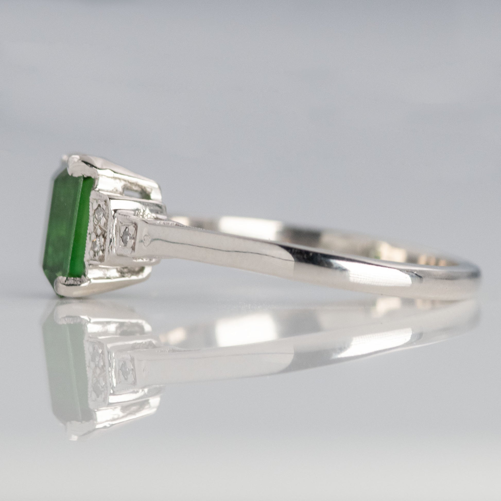 Art Deco 18ct White Gold Green Tourmaline Ring - Friar House
