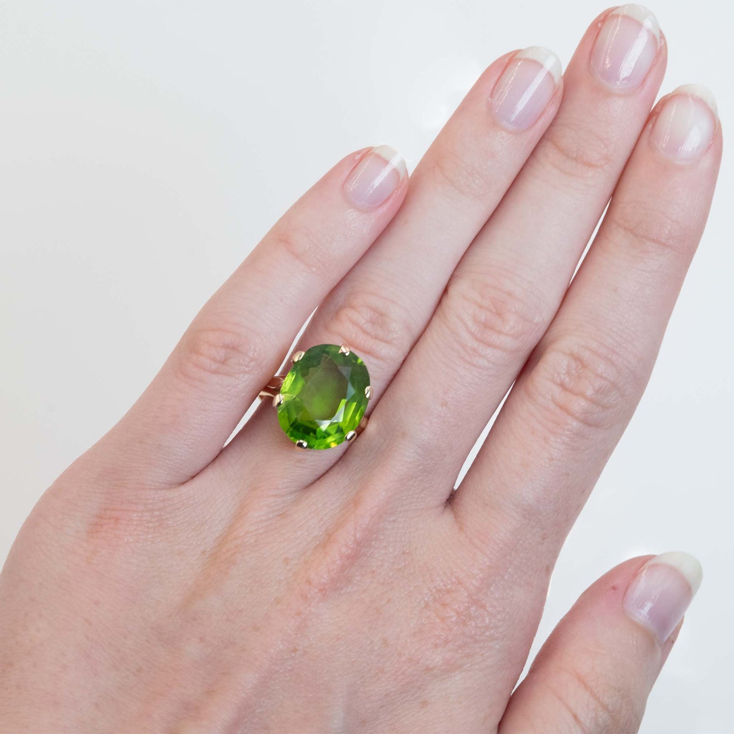 Art Deco 18ct Yellow Gold 12 Carat Peridot Ring - Friar House