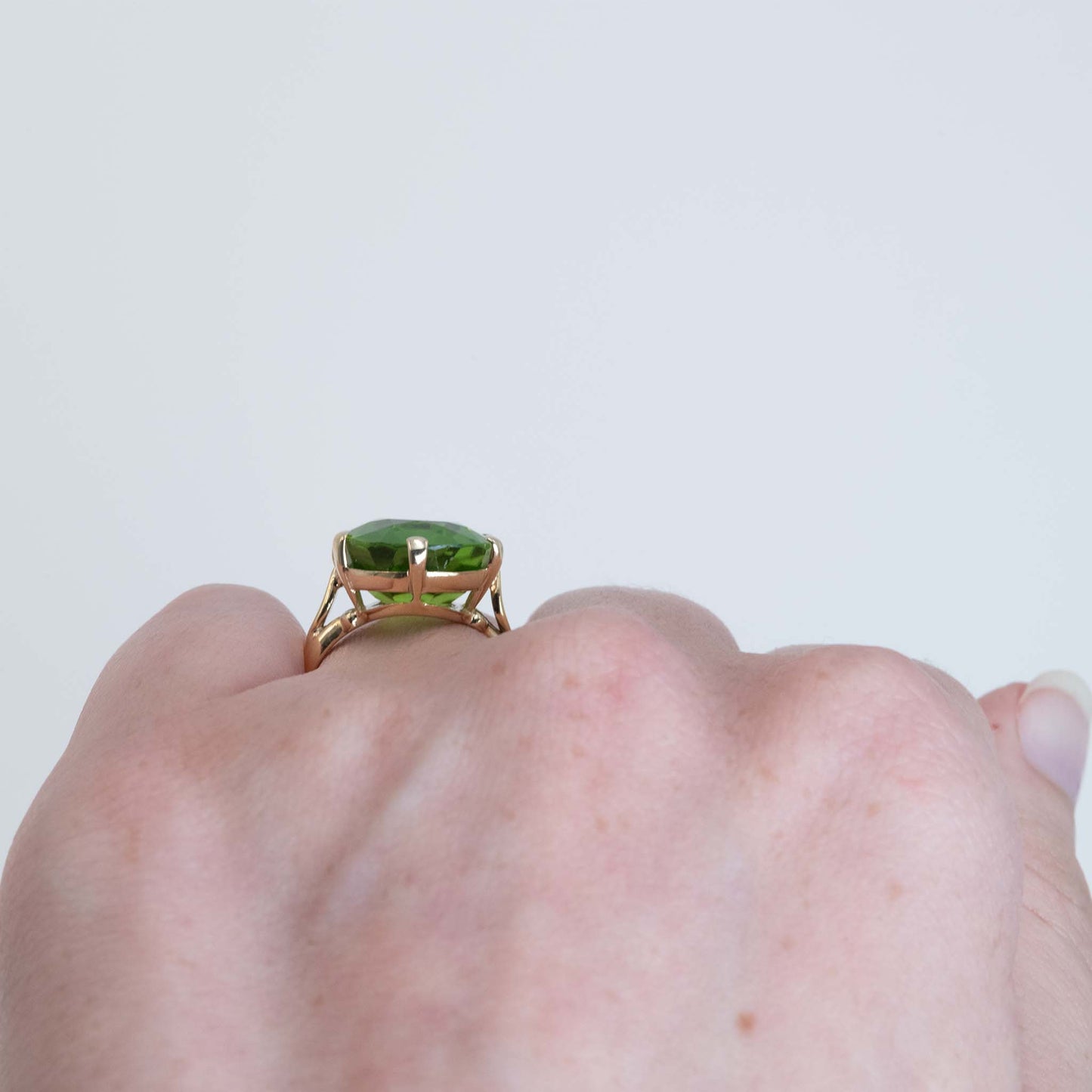 Art Deco 18ct Yellow Gold 12 Carat Peridot Ring - Friar House