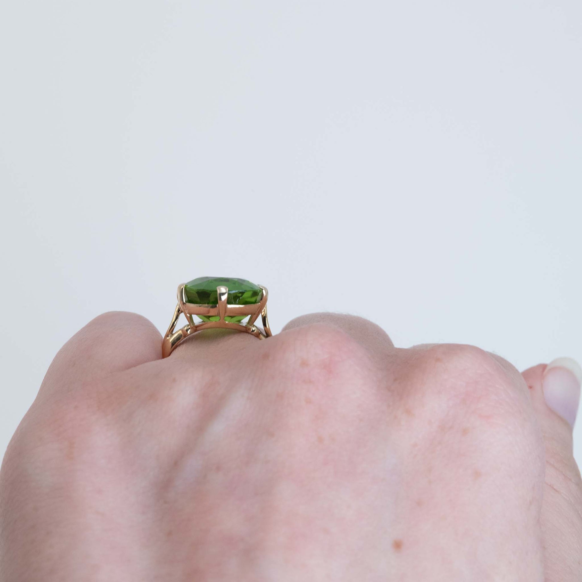 Art Deco 18ct Yellow Gold 12 Carat Peridot Ring - Friar House
