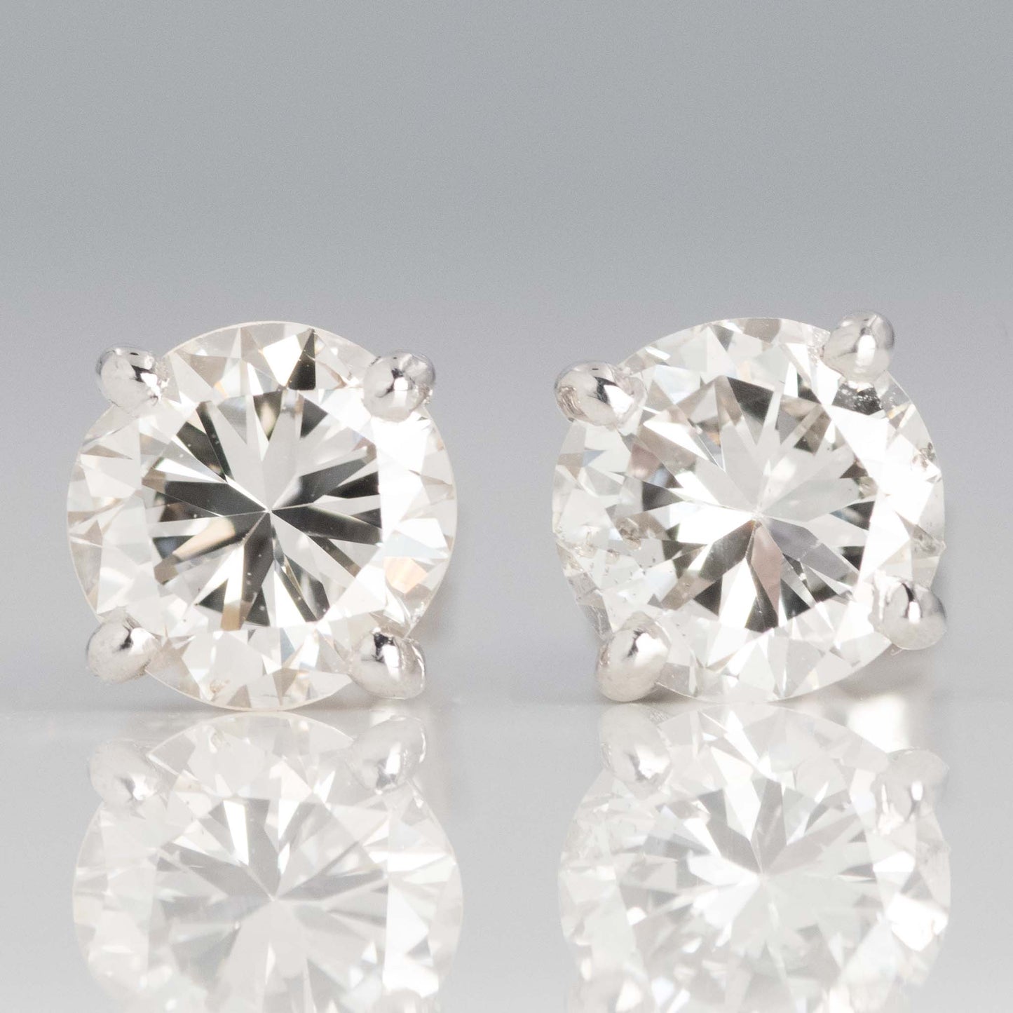 Contemporary 18ct White Gold 1 carat Diamond Stud Earrings - Friar House Antique Jewellery