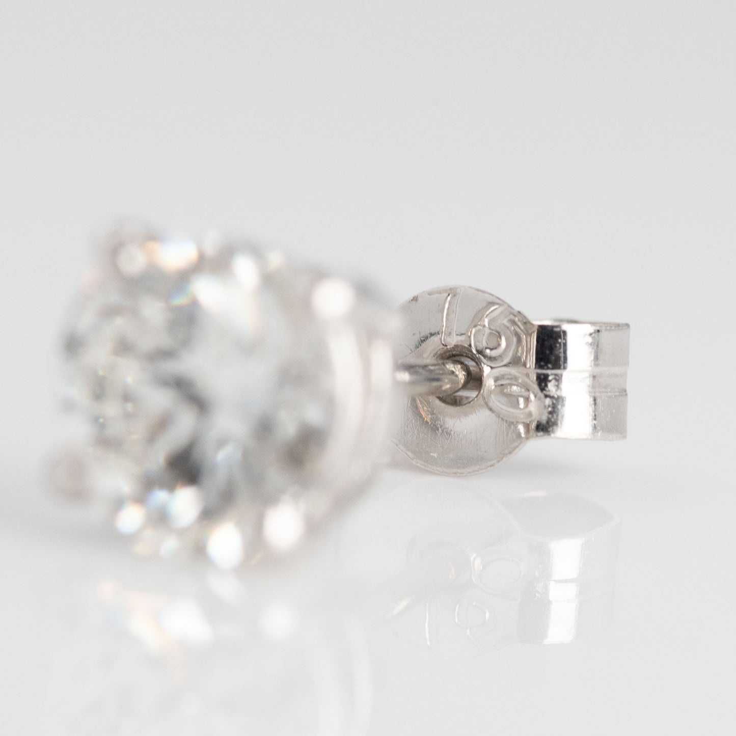Contemporary 18ct White Gold 1 carat Diamond Stud Earrings - Friar House
