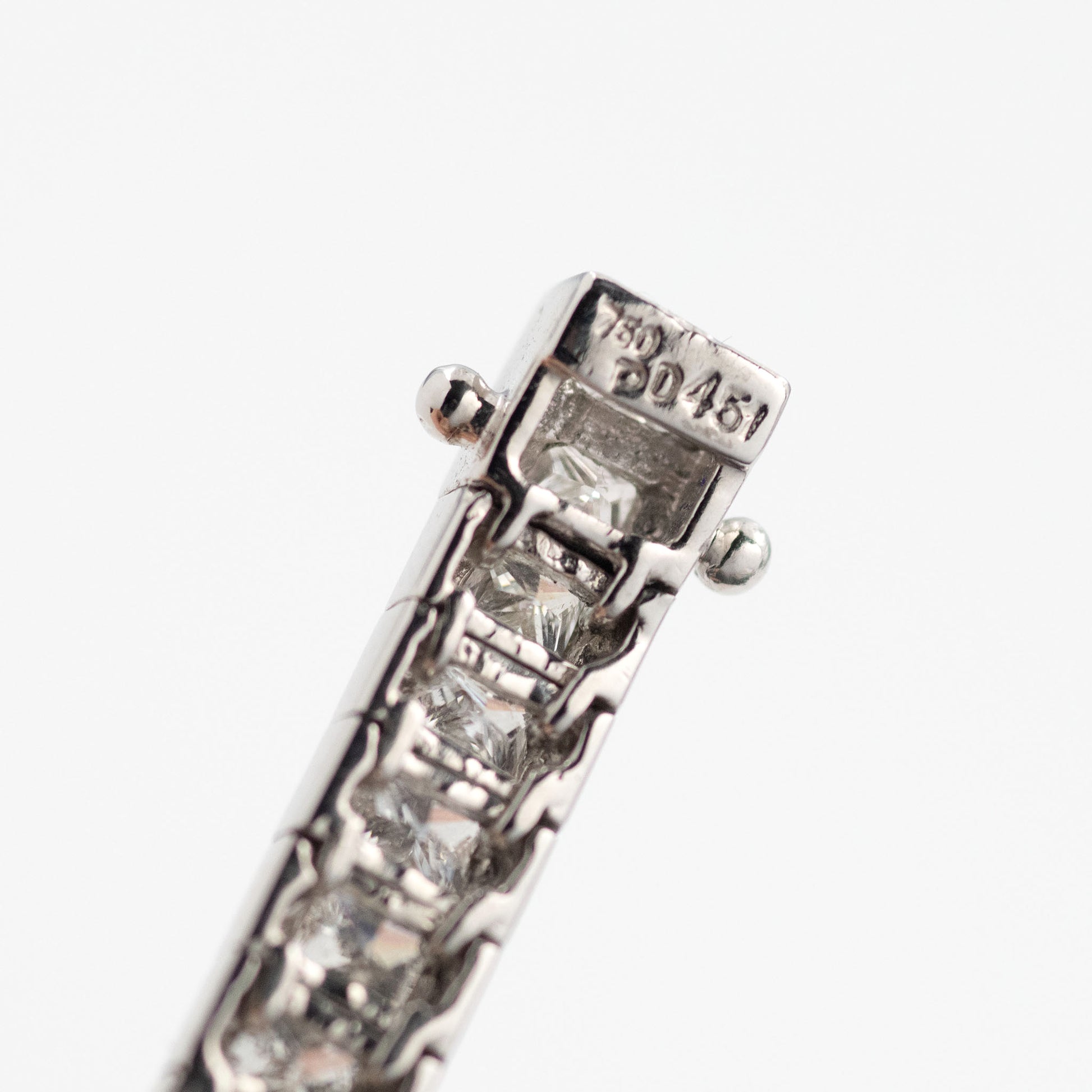 Contemporary 18ct White Gold 4.5 Carat Diamond Line Bracelet - Friar House