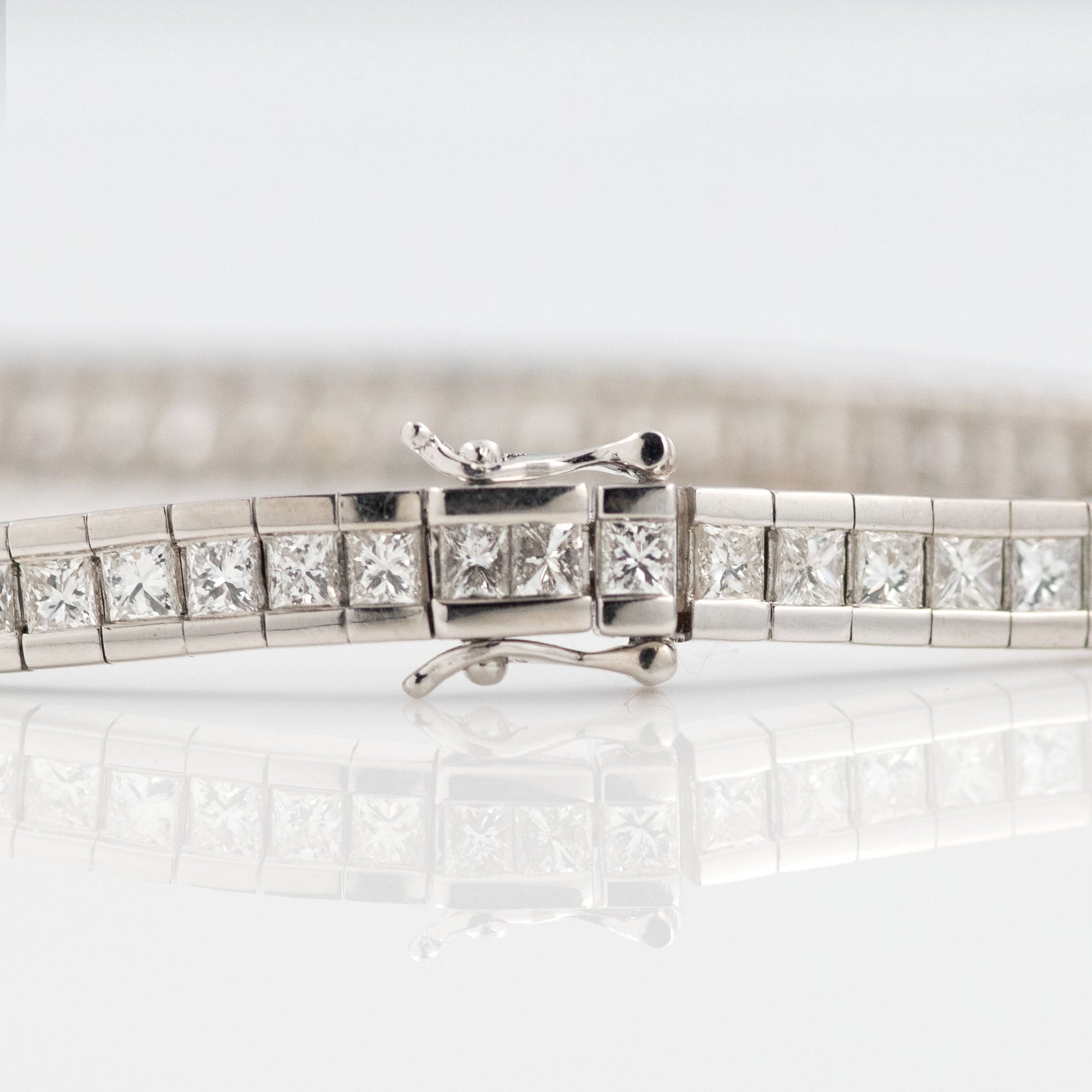 Contemporary 18ct White Gold 4.5 Carat Diamond Line Bracelet - Friar House