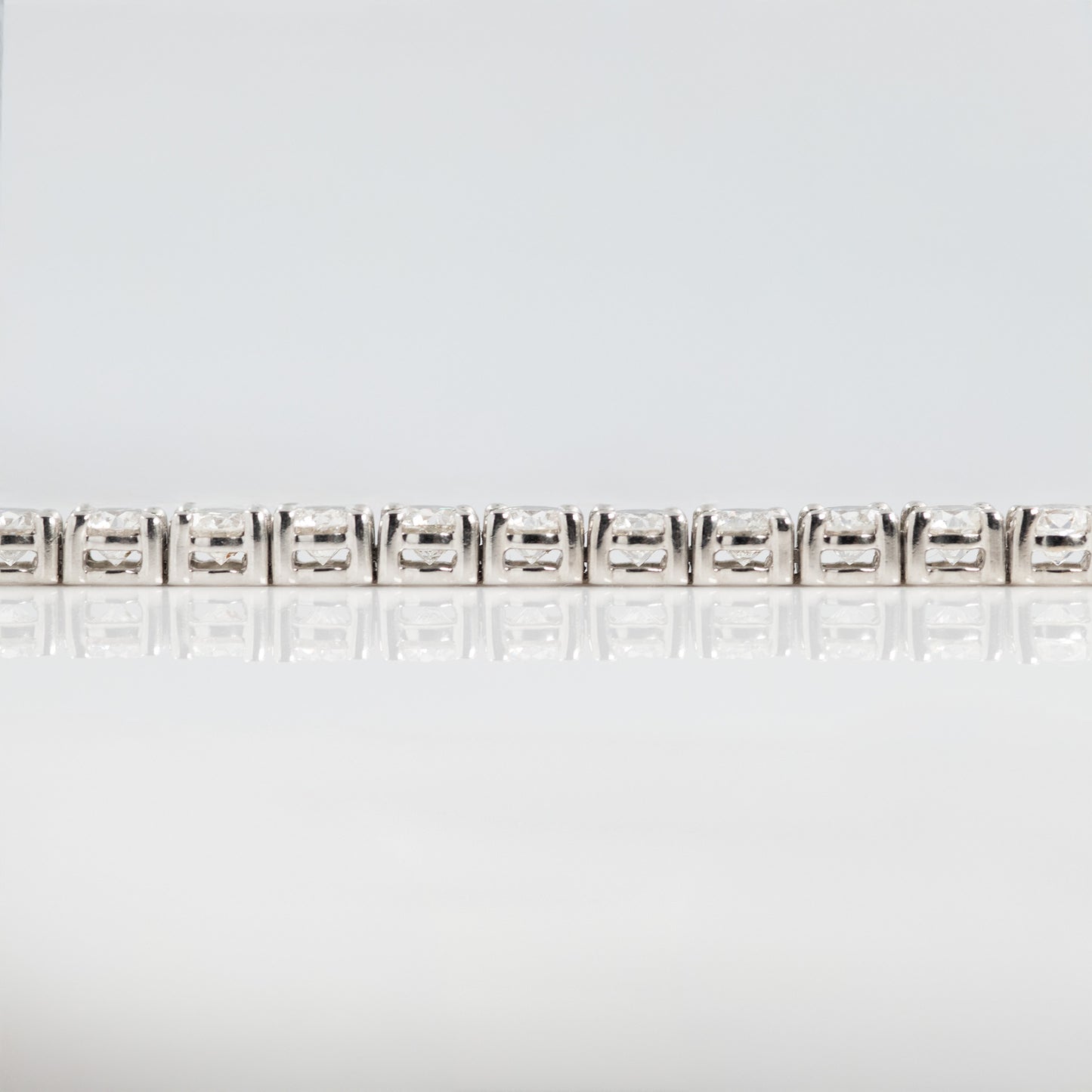 Contemporary 18ct White Gold 7 Carat Diamond Line Bracelet - Friar House