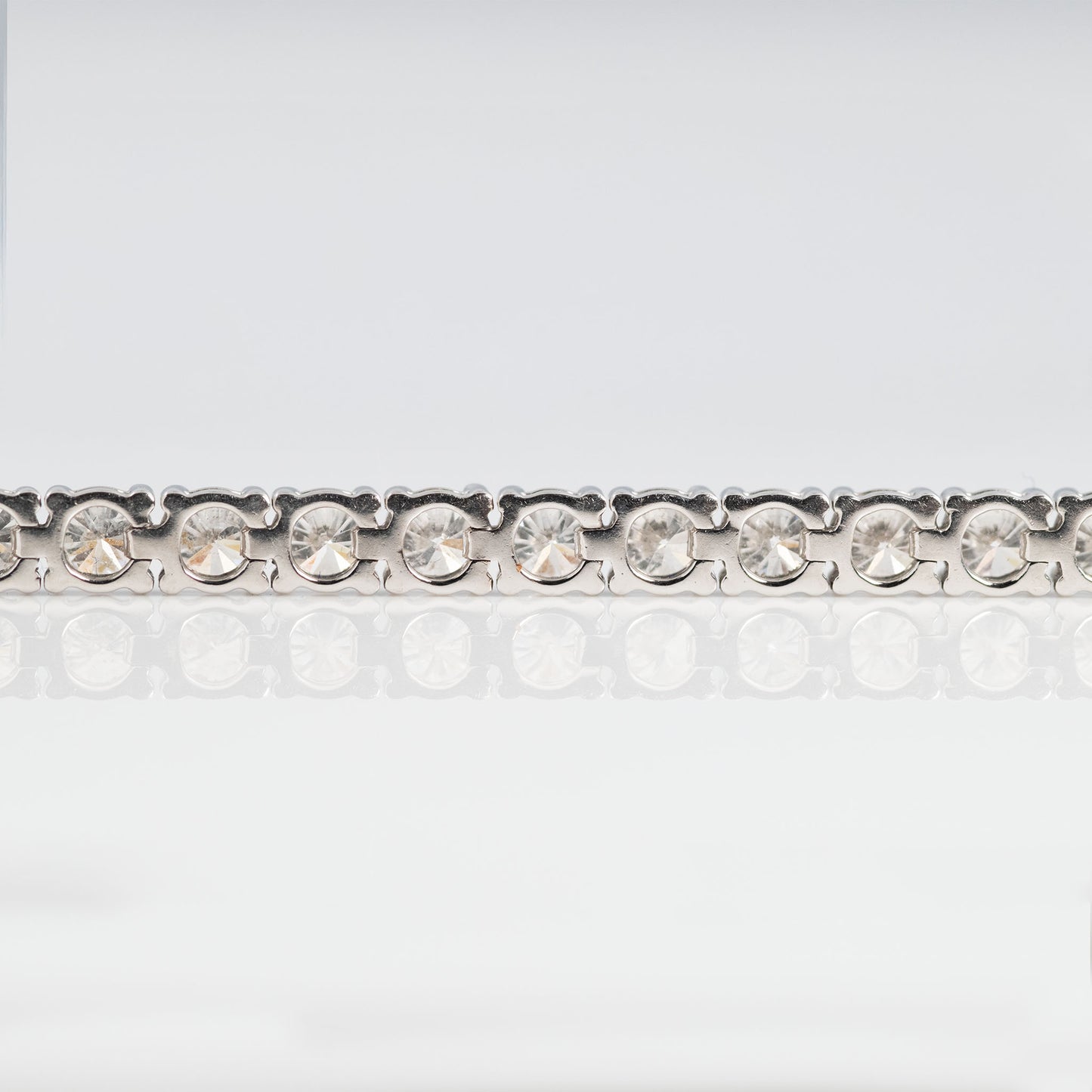 Contemporary 18ct White Gold 7 Carat Diamond Line Bracelet - Friar House