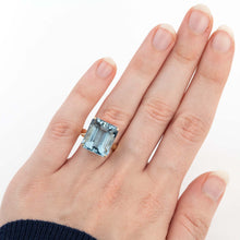 Contemporary 18ct Yellow Gold 13 carat Aquamarine Ring - Friar House
