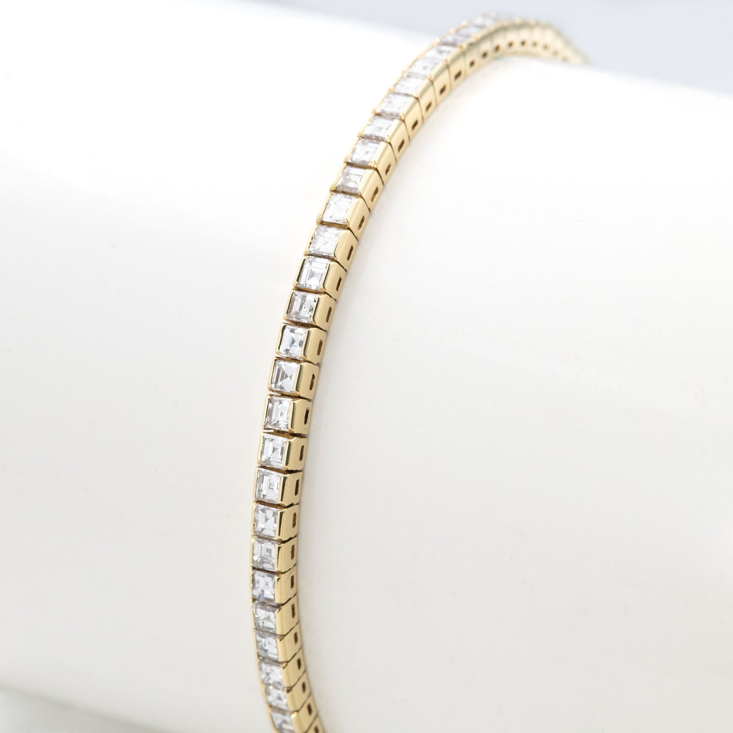 Contemporary 18ct Yellow Gold 8 Carat Diamond Line Bracelet - Friar House