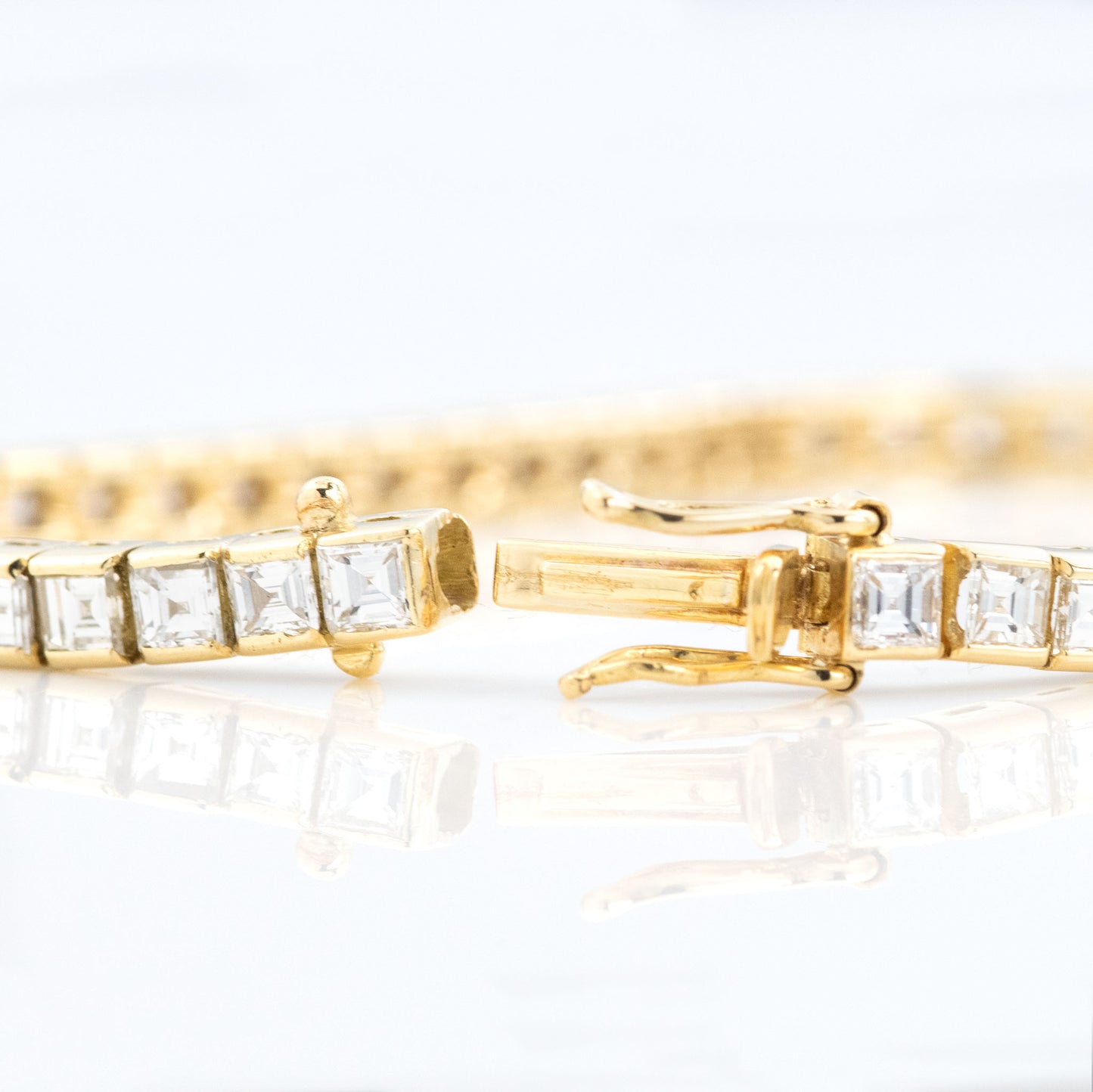 Contemporary 18ct Yellow Gold 8 Carat Diamond Line Bracelet - Friar House