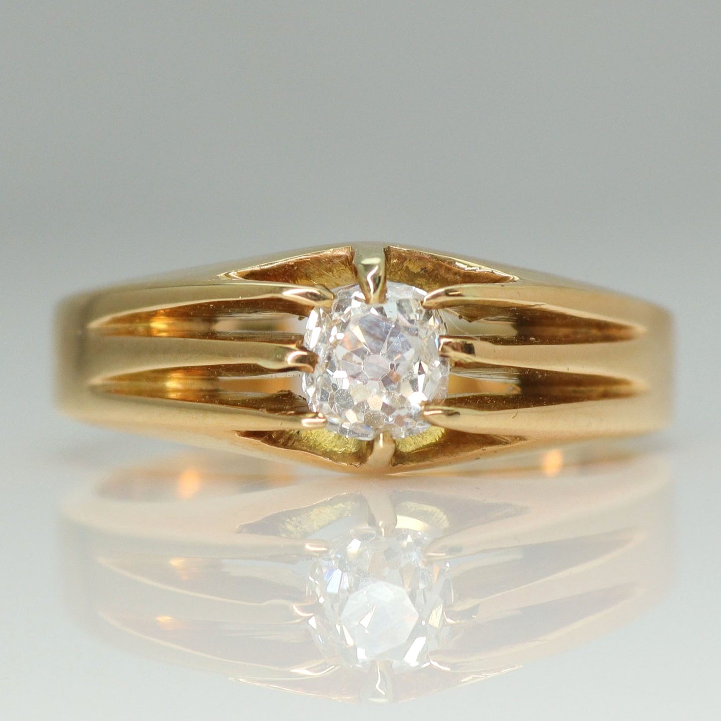 Edwardian 18ct Yellow Gold Gentleman's Diamond Belcher Ring - Friar House