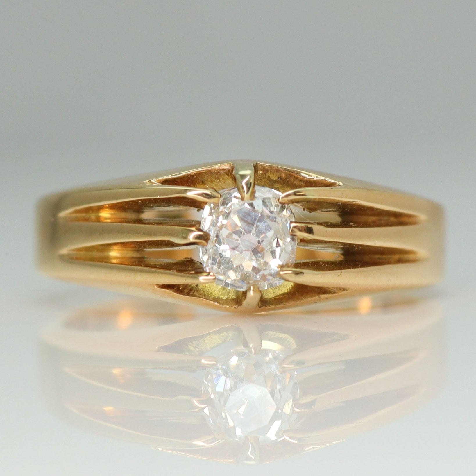 Edwardian 18ct Yellow Gold Gentleman's Diamond Belcher Ring - Friar House