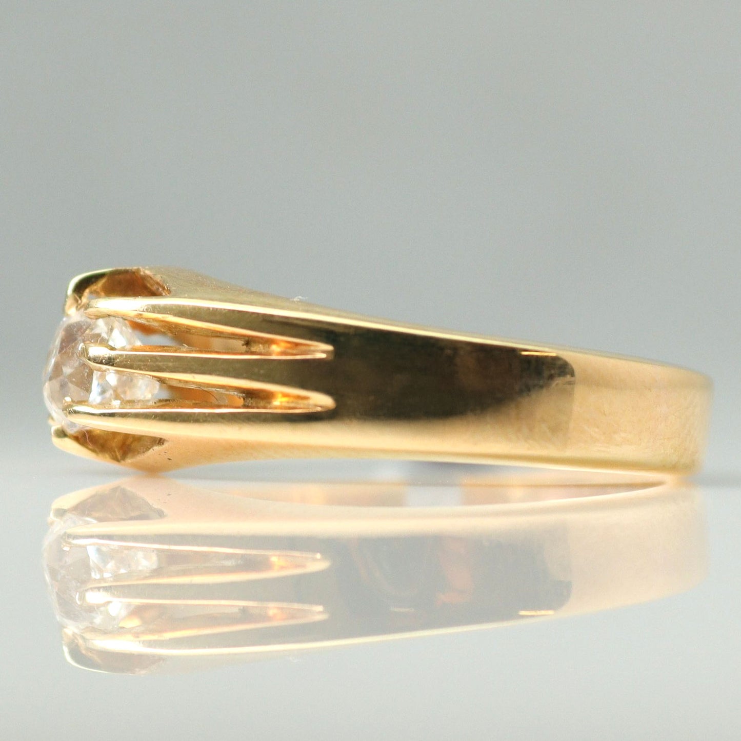 Edwardian 18ct Yellow Gold Gentleman's Diamond Belcher Ring - Friar House