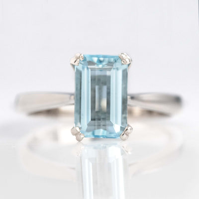 Vintage 18ct White Gold 1 carat Aquamarine  Ring - Friar House