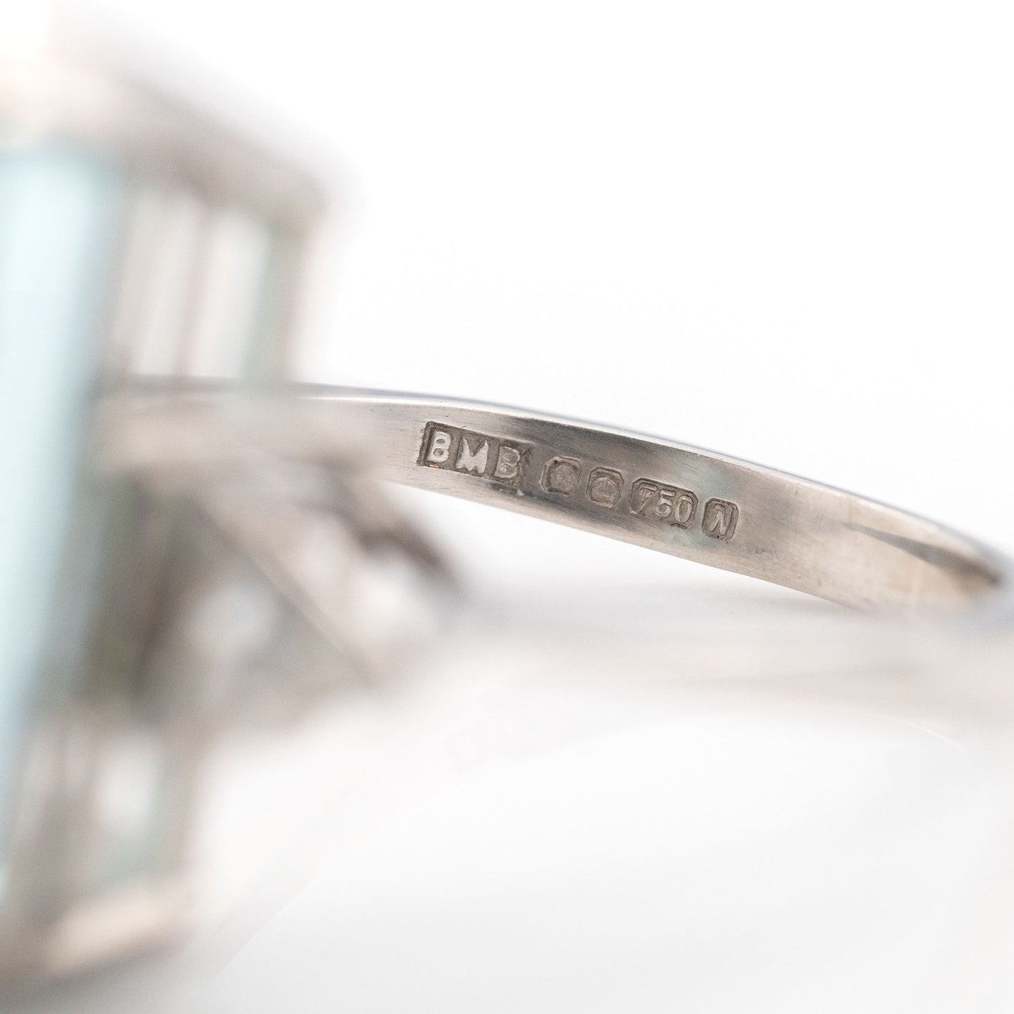 Vintage 18ct White Gold 21 Carat Aquamarine and Diamond Ring - Friar House
