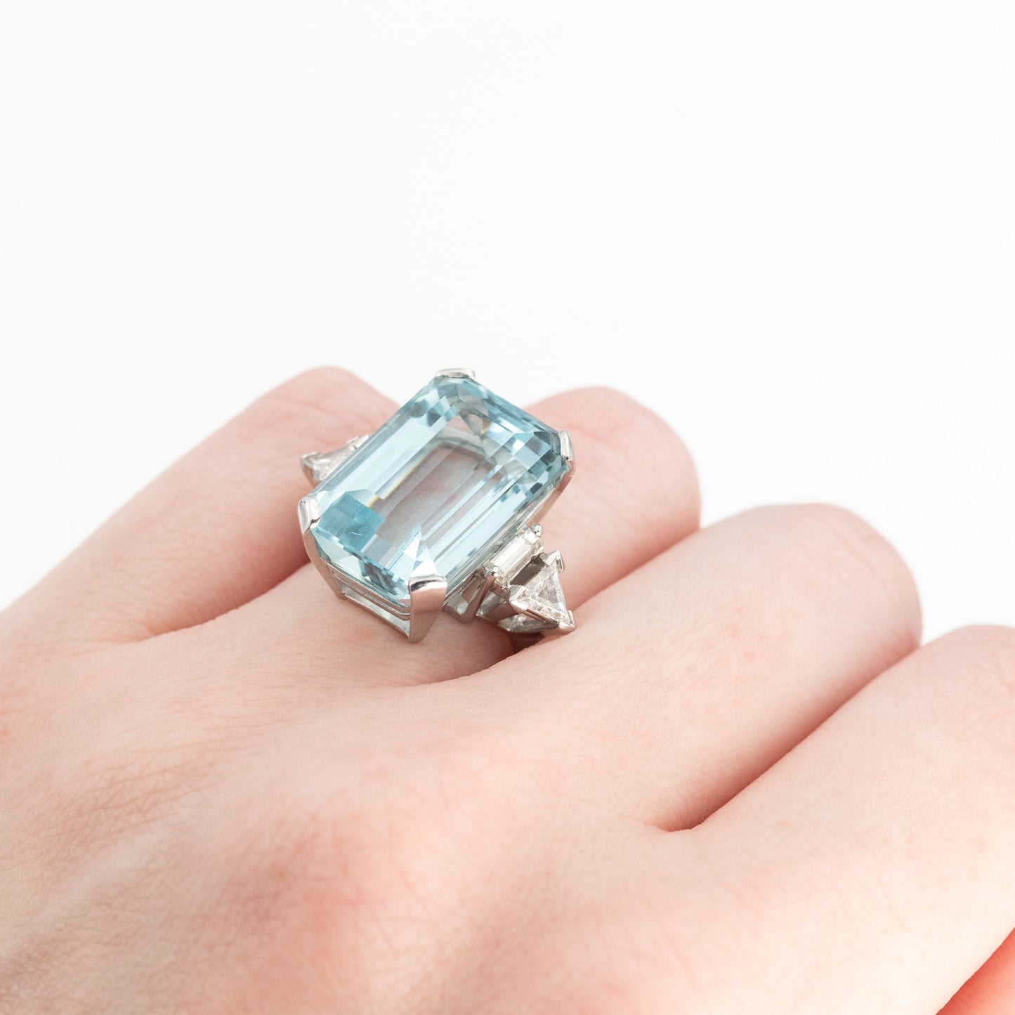 Vintage 18ct White Gold 21 Carat Aquamarine and Diamond Ring - Friar House