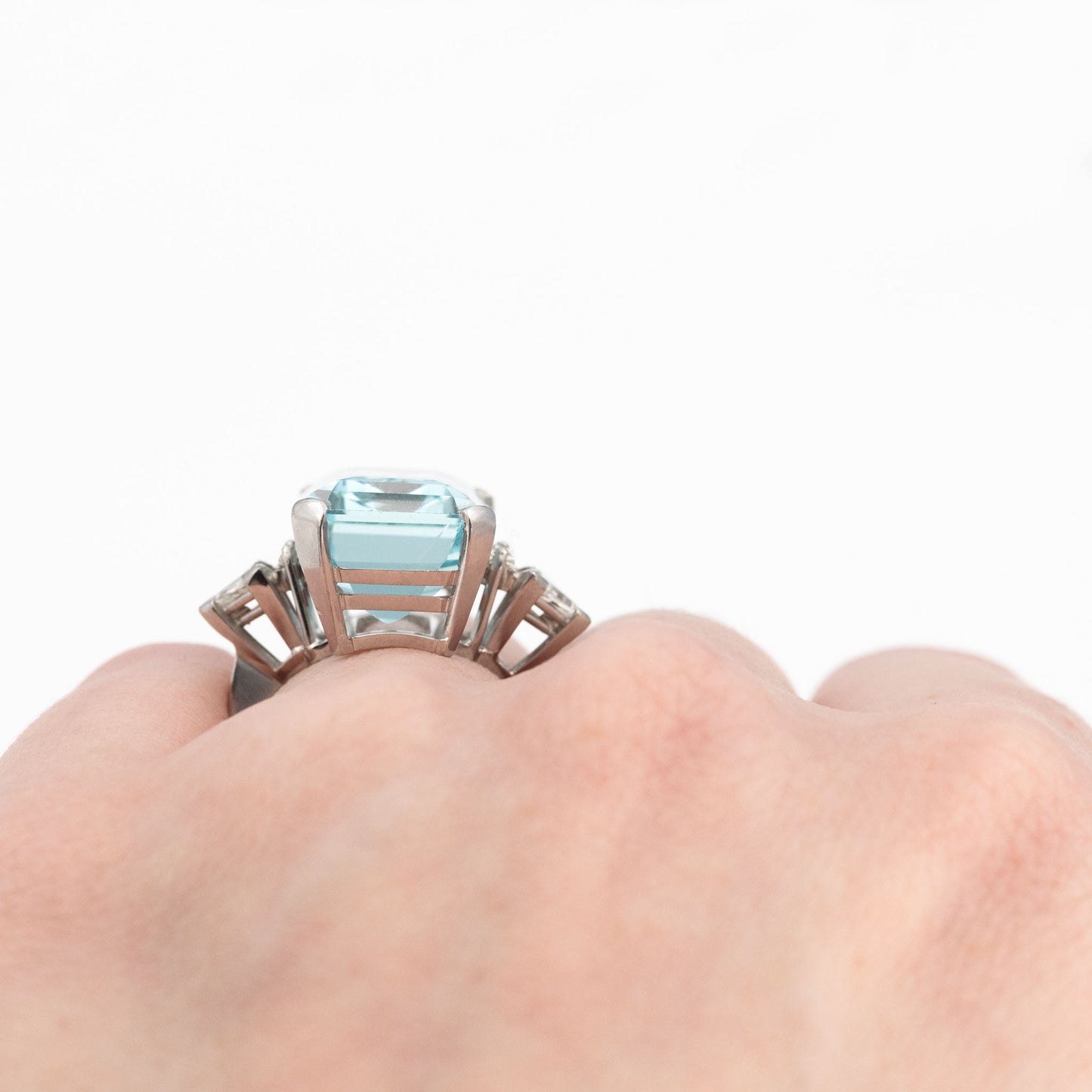 Vintage 18ct White Gold 21 Carat Aquamarine and Diamond Ring - Friar House