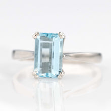 Vintage 18ct White Gold Aquamarine Ring - Friar House
