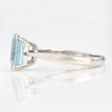 Vintage 18ct White Gold Aquamarine Ring - Friar House
