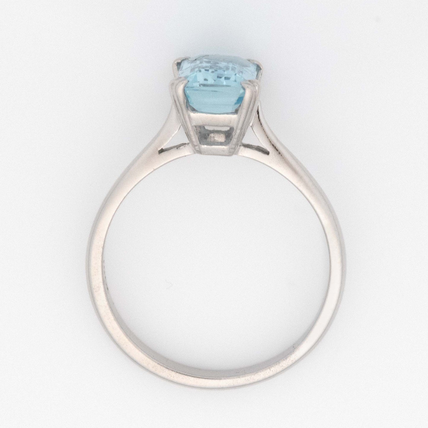 Vintage 18ct White Gold Aquamarine Ring - Friar House