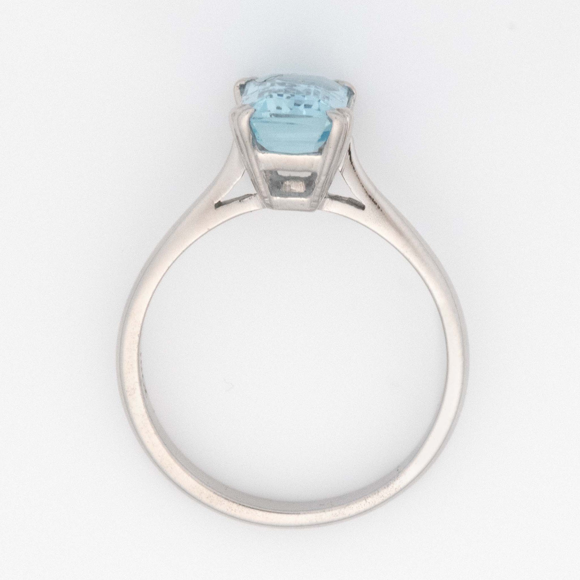 Vintage 18ct White Gold Aquamarine Ring - Friar House