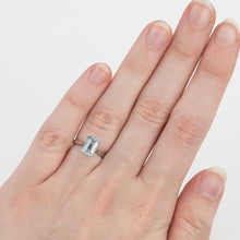 Vintage 18ct White Gold Aquamarine Ring - Friar House