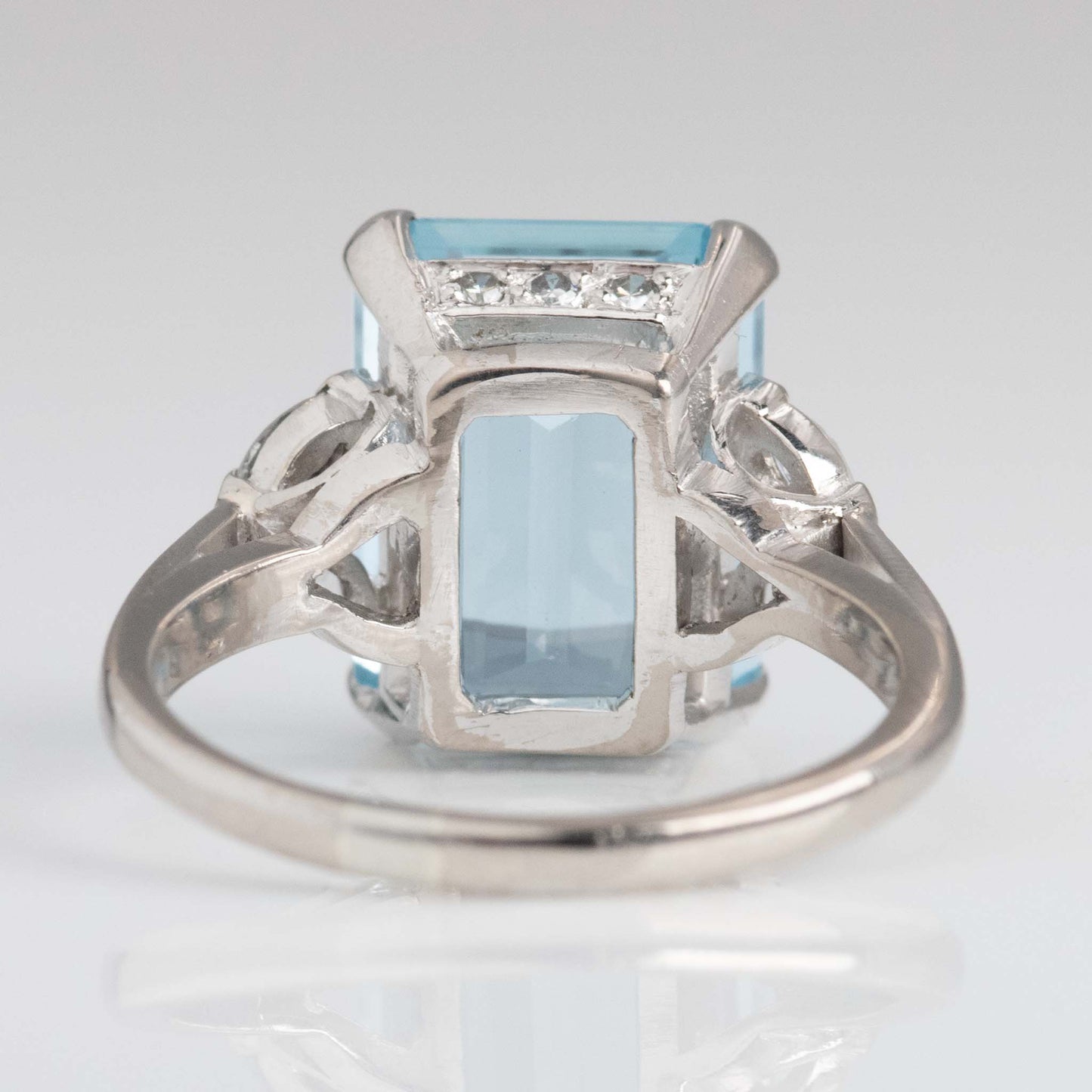 Vintage 18ct White Gold Aquamarine and Diamond Ring - Friar House