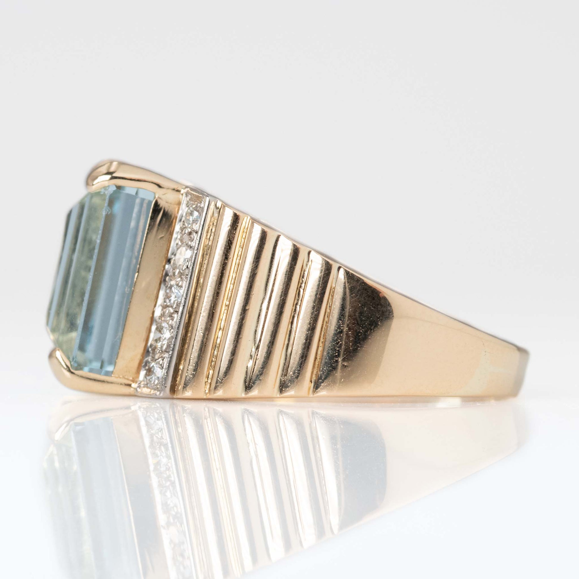 Vintage 18ct Yellow Gold 8.5 Carat Aquamarine and Diamond Ring - Friar House