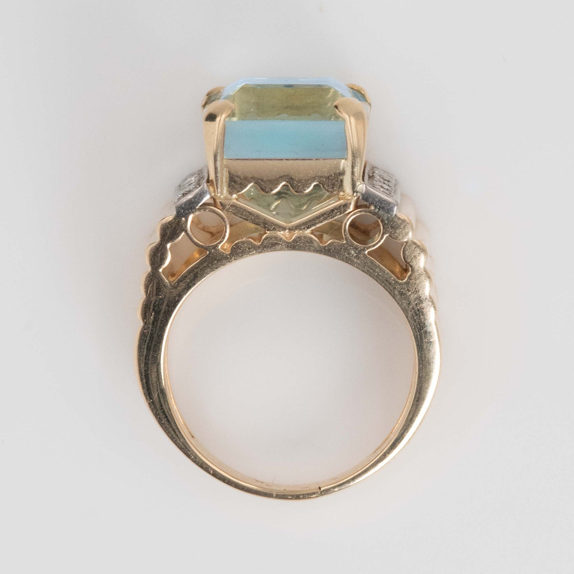 Vintage 18ct Yellow Gold 8.5 Carat Aquamarine and Diamond Ring - Friar House