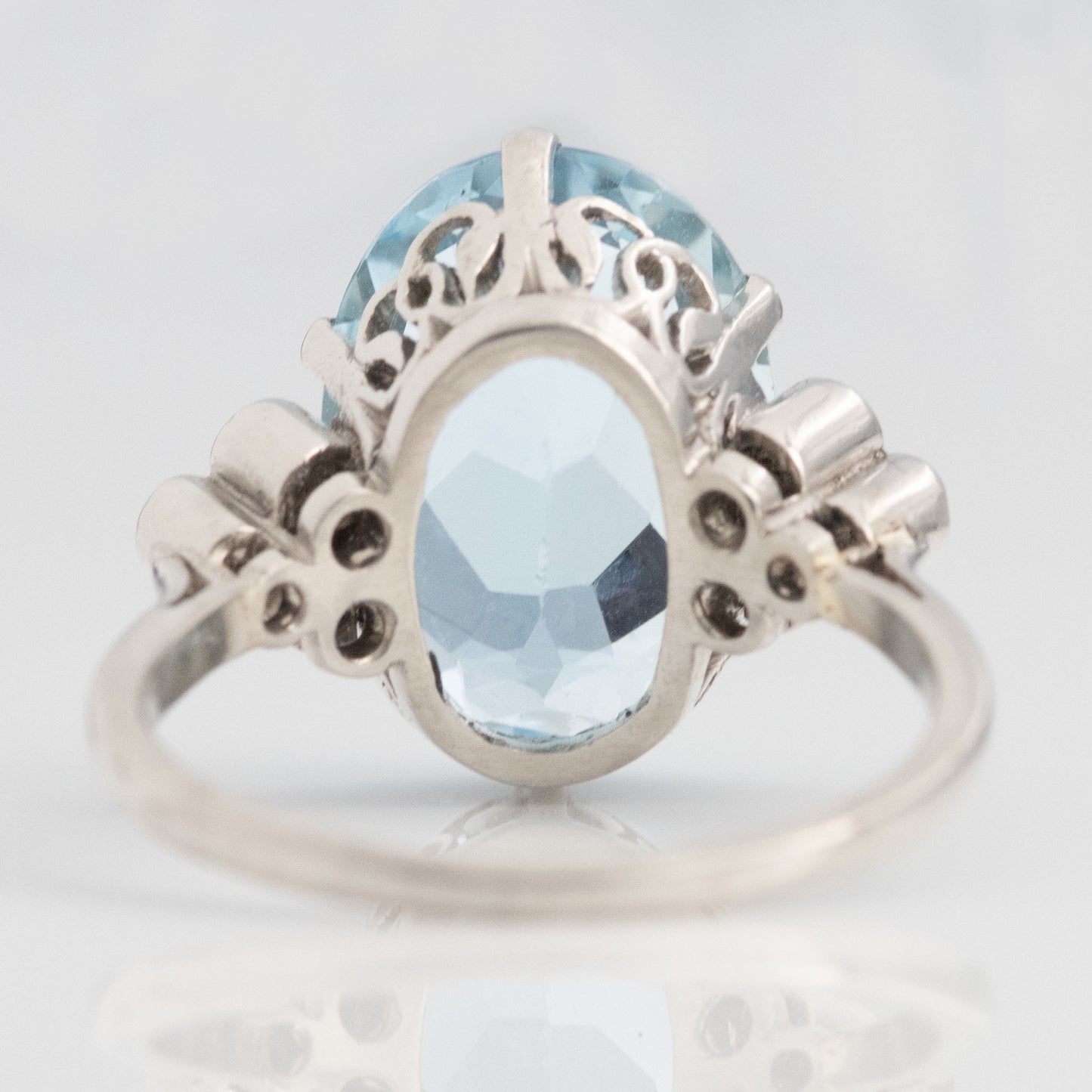 Vintage Platinum 6 Carat Aquamarine Ring - Friar House Antique Jewellery