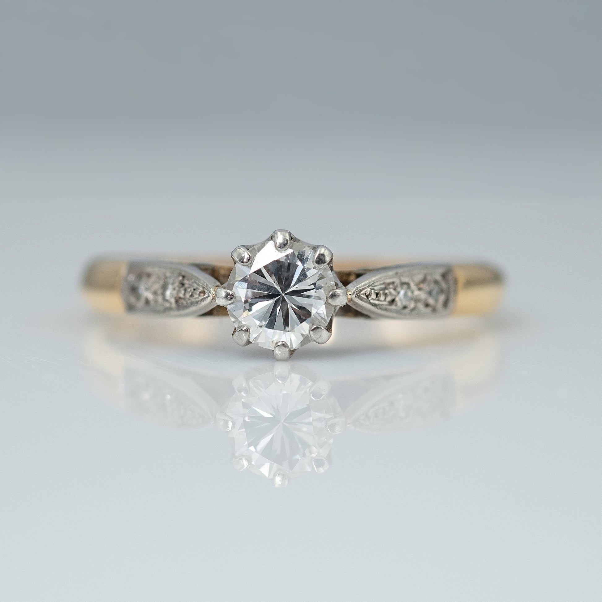 An Elegant Art Deco 18 Carat Yellow Gold Diamond Solitaire Ring - Friar House