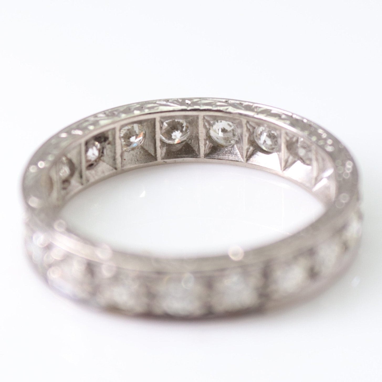 Art Deco 18ct White Gold Diamond Eternity Ring Size M 1/2 - Friar House